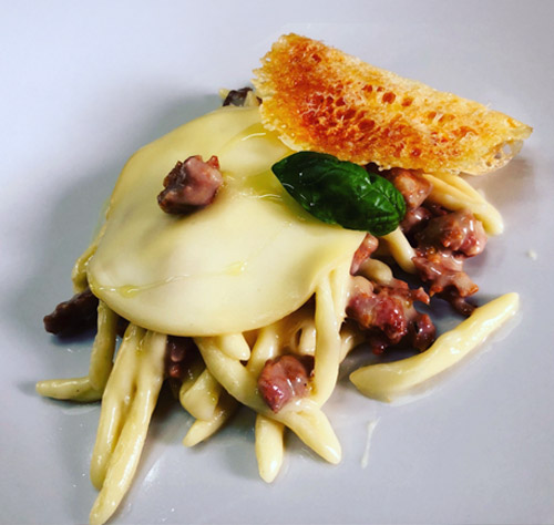 da Gustoso | trofie provola e salsiccia da Gustoso | trofie provola e salsiccia